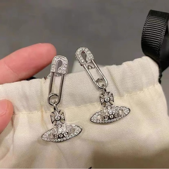 Vivienne Westwood Lucrece earrings - Picture 3 of 3